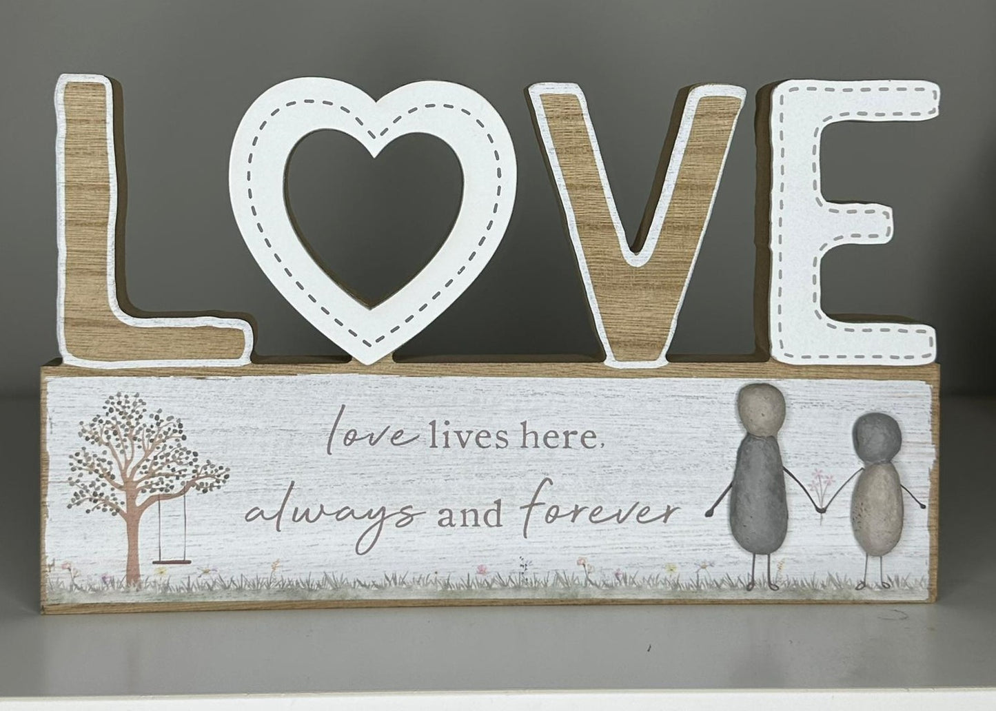 Pebbles Love standing decor