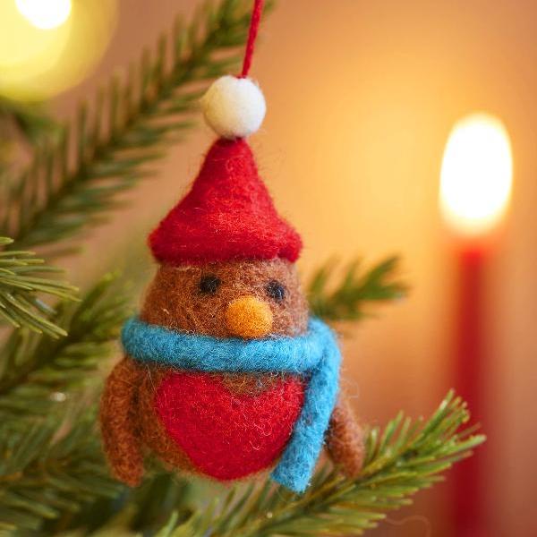 Set of 5 Hanging Felt Robin Decorations